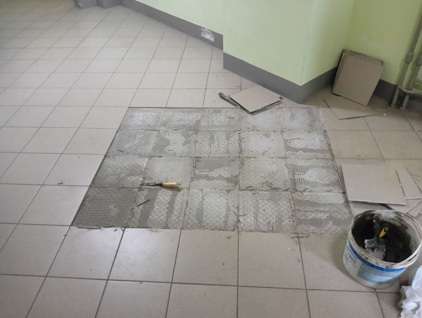 Остр,5, 18 эт. кварт. коридор.jpg